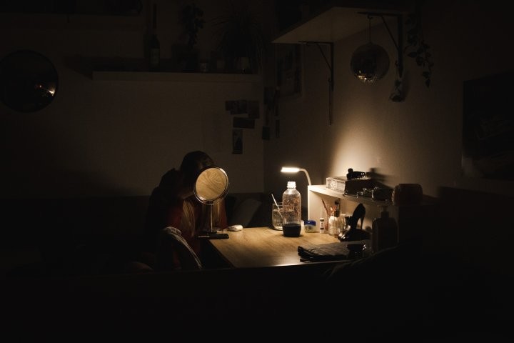 Natálka kontroluje svoje vady na kráse (Vyškov, srpen 2025)